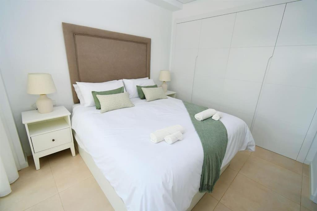 شقة Casa Kerr - Luxury Apt - Sleeps 9 - Los Boliches مالقة المظهر الخارجي الصورة