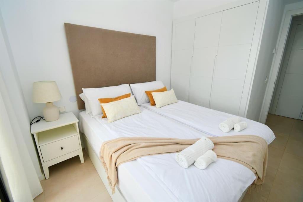 شقة Casa Kerr - Luxury Apt - Sleeps 9 - Los Boliches مالقة المظهر الخارجي الصورة