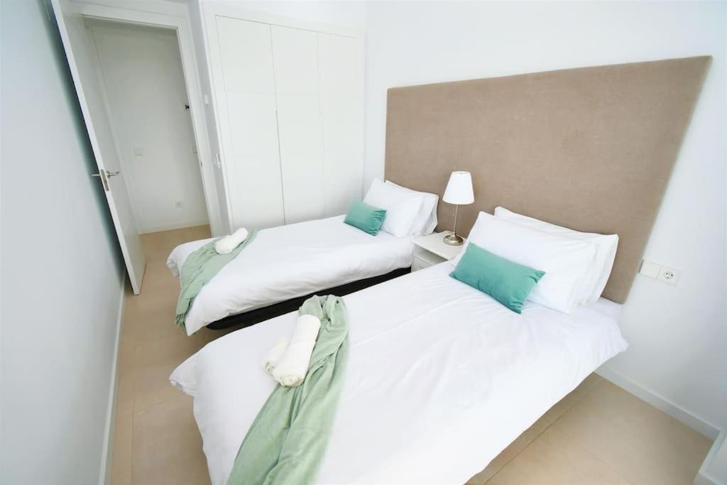 شقة Casa Kerr - Luxury Apt - Sleeps 9 - Los Boliches مالقة المظهر الخارجي الصورة